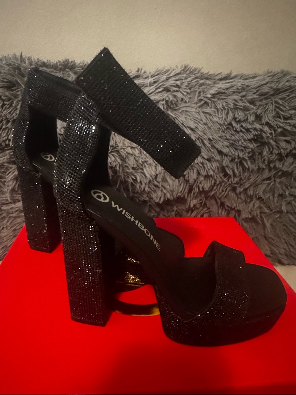 Wishbone Gina black heels